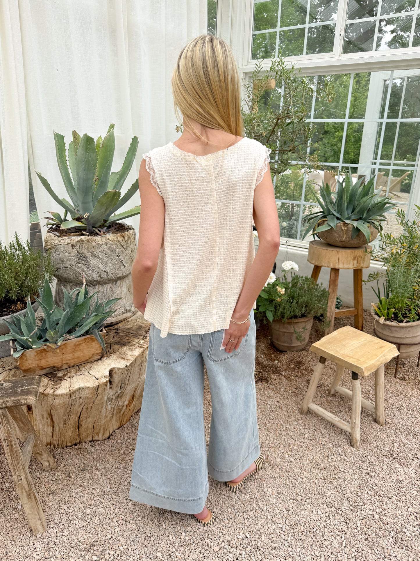 SWEETHEART LACE TOP