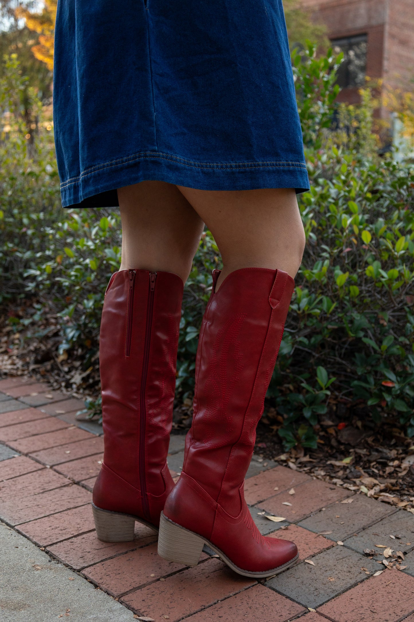 HOLLY BERRY BOOTS