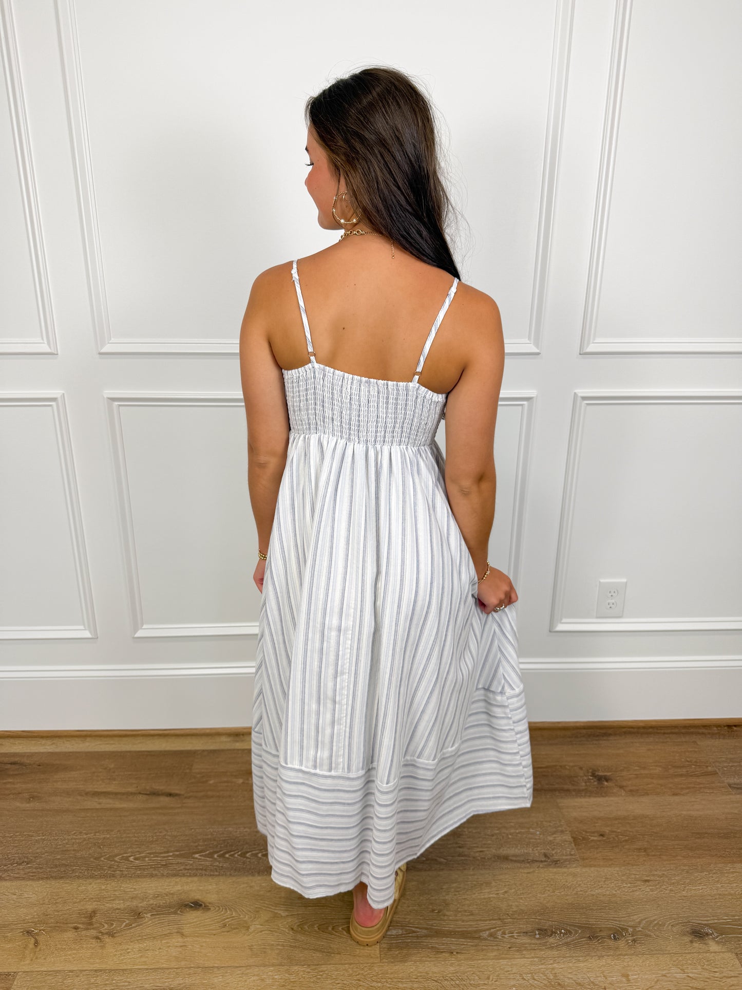 WEEKEND CHIC DRESS