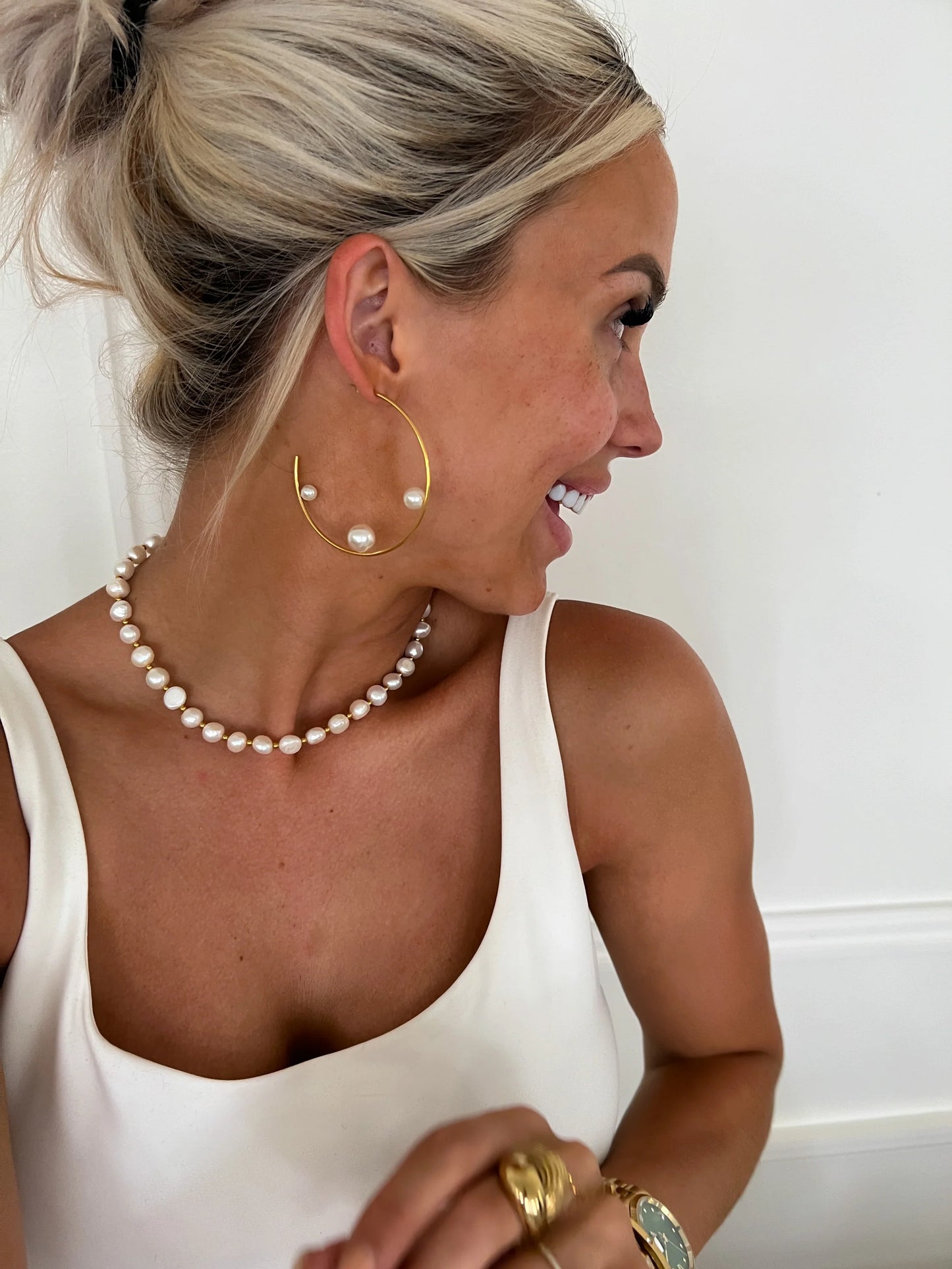 CHANSUTTPEARLS - Large Pearl Hoops