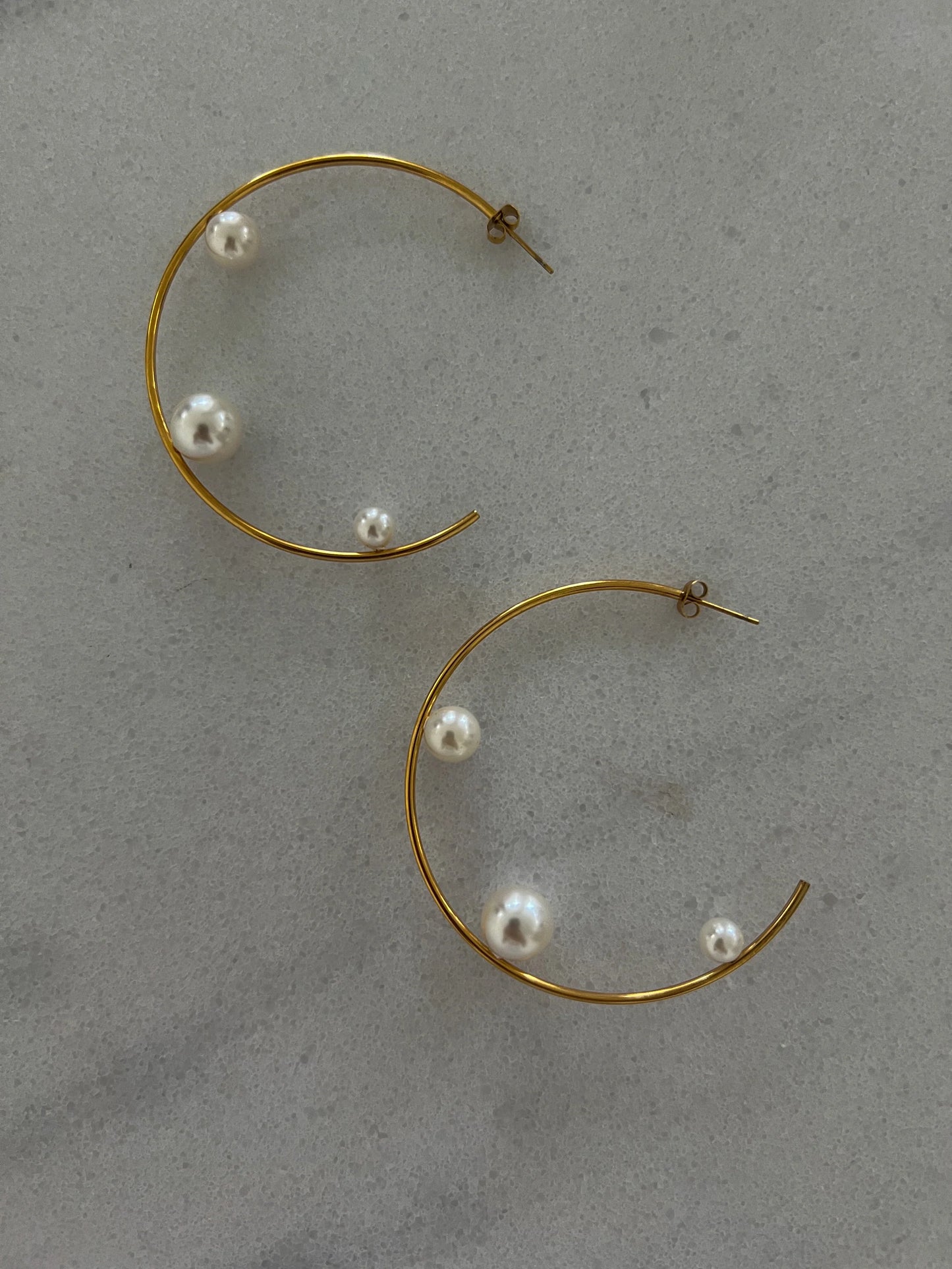 CHANSUTTPEARLS - Large Pearl Hoops