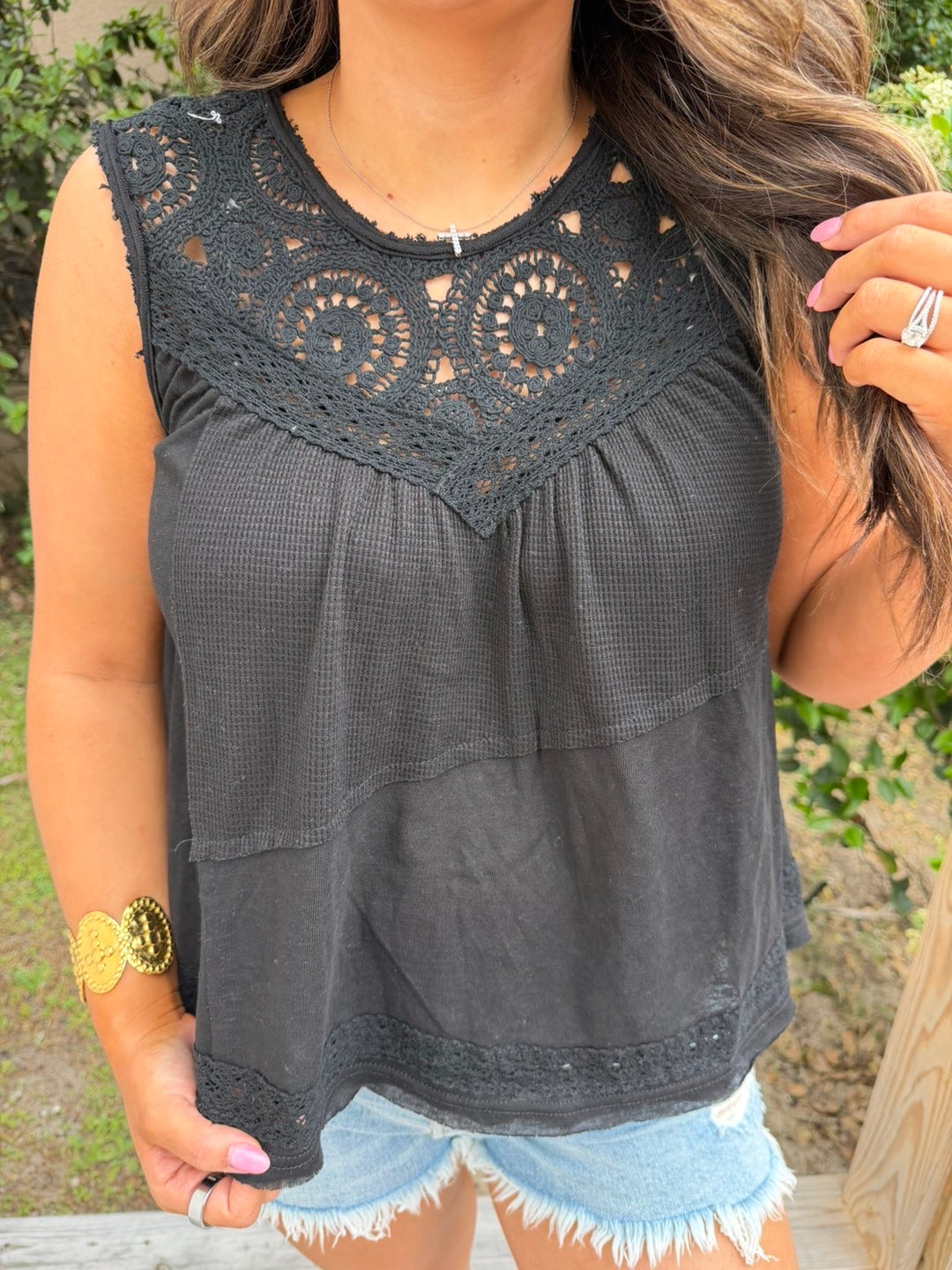 DELICATE DETAIL TANK
