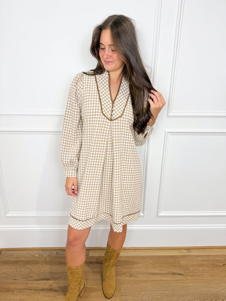 Evergreen Contrast Collar Shift Dress