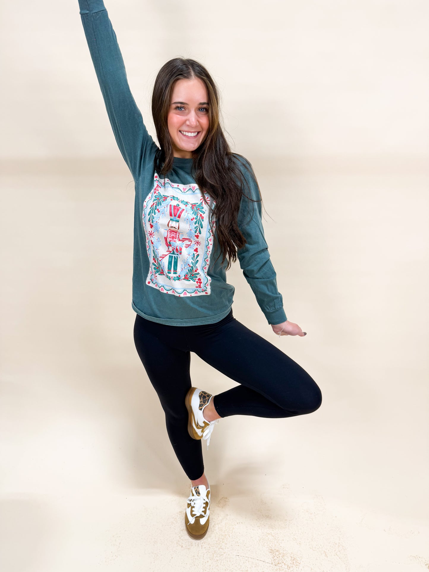 NUTCRACKER PLAYING CARD LS TOP