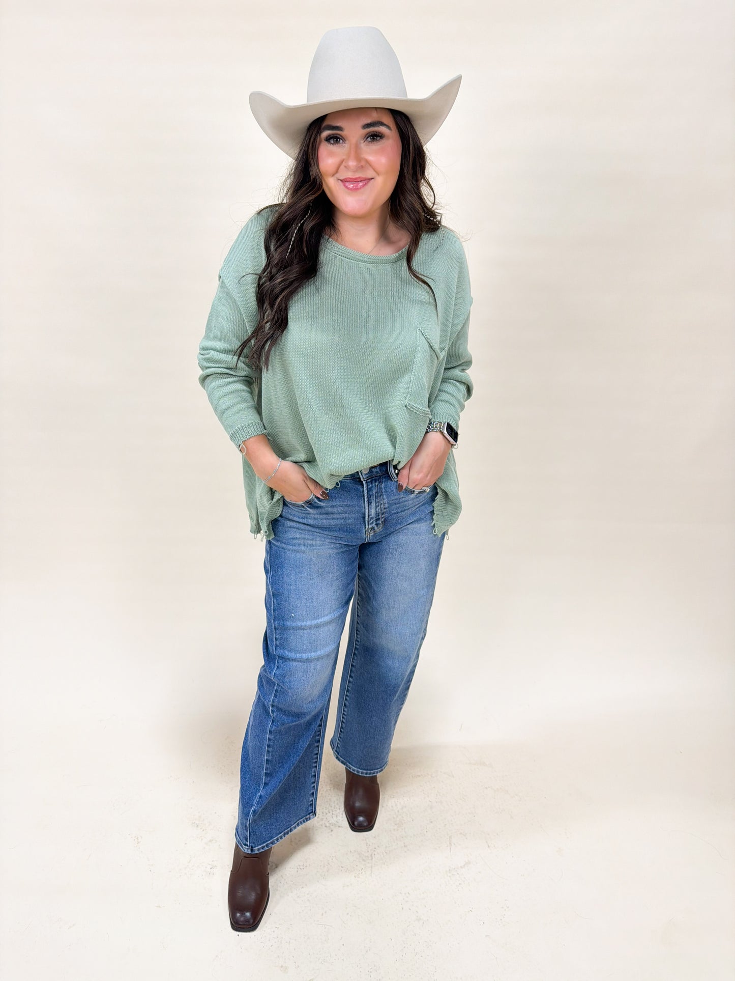 UNDER THE MISTLETOE TOP