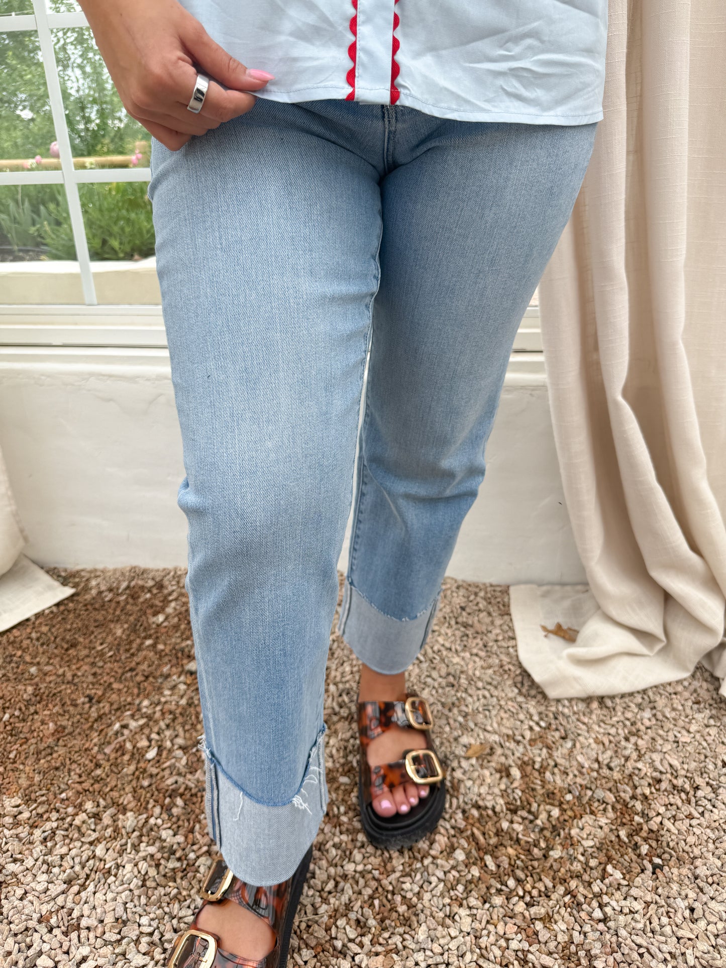 FLIRTY AND FREE CUFFED JEAN