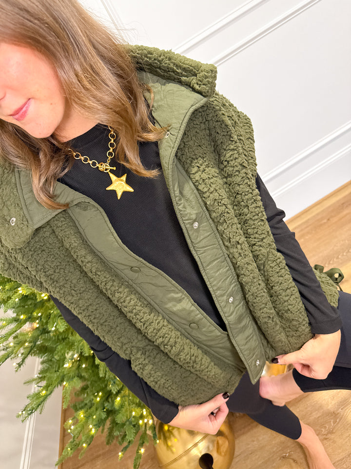 COZY CLUB VEST
