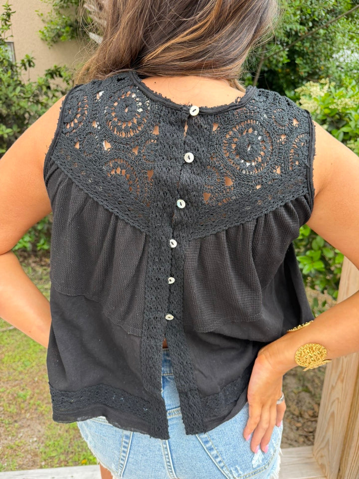 DELICATE DETAIL TANK