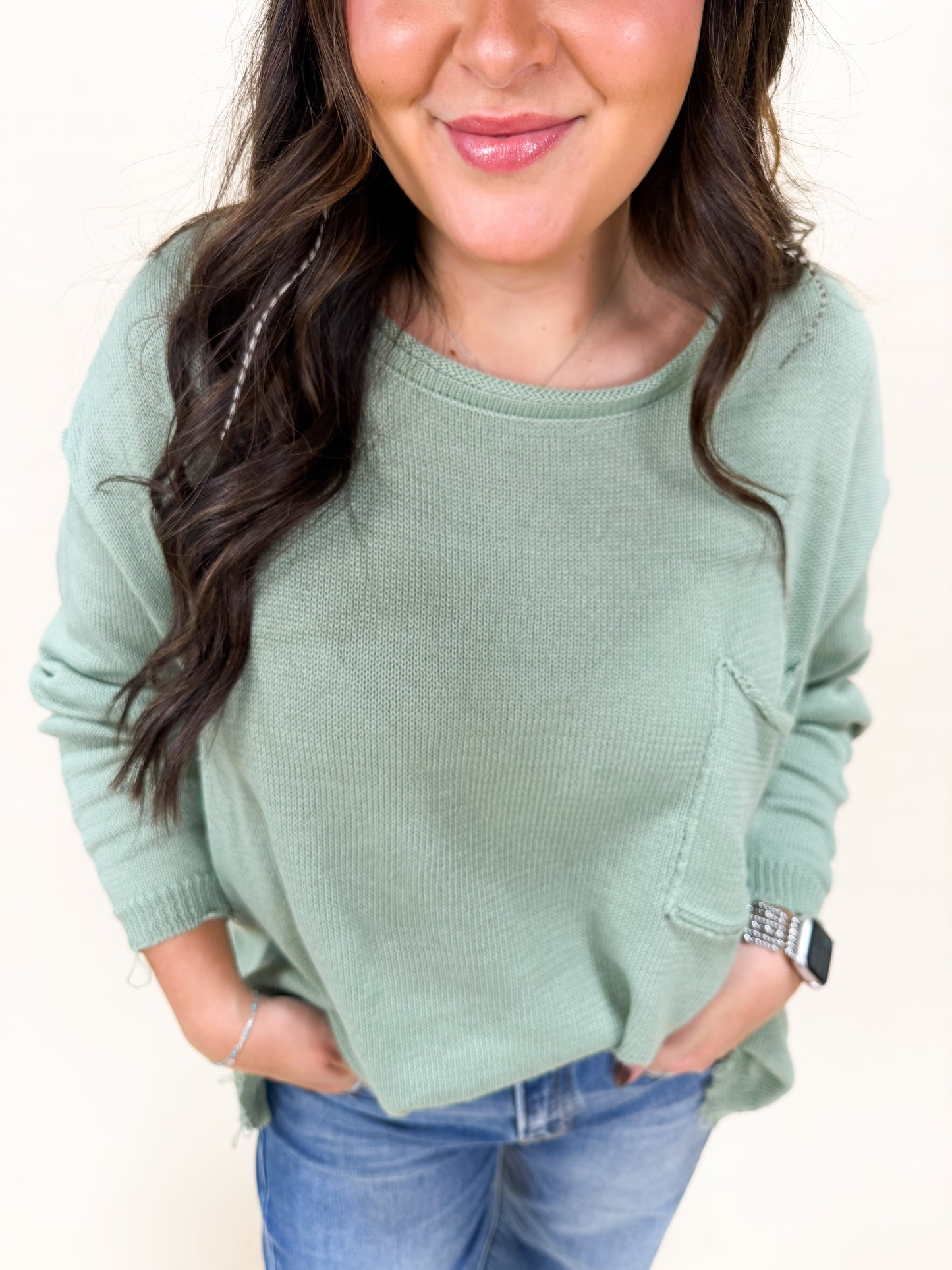 UNDER THE MISTLETOE TOP