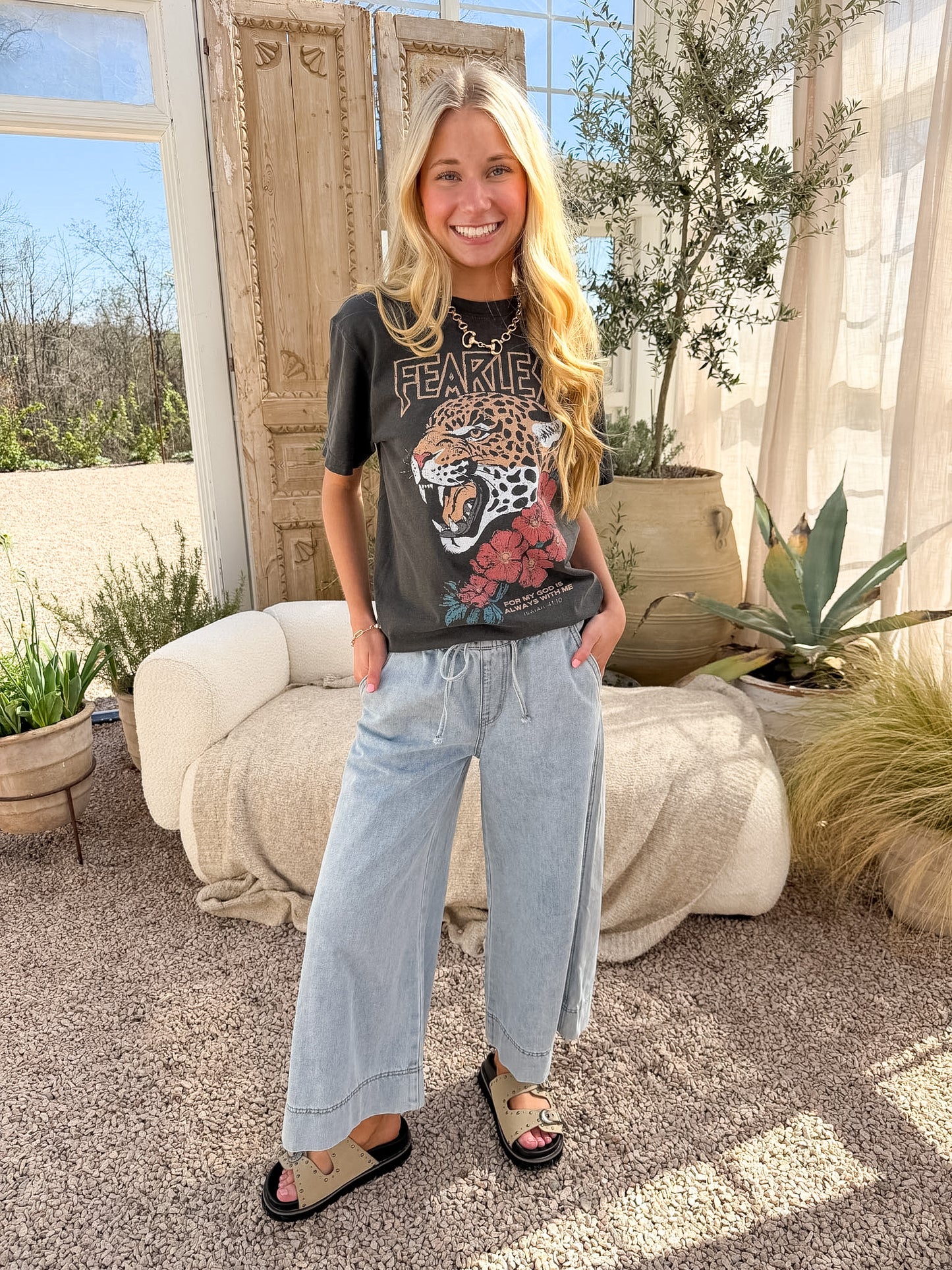 FEARLESS GRAPHIC TEE