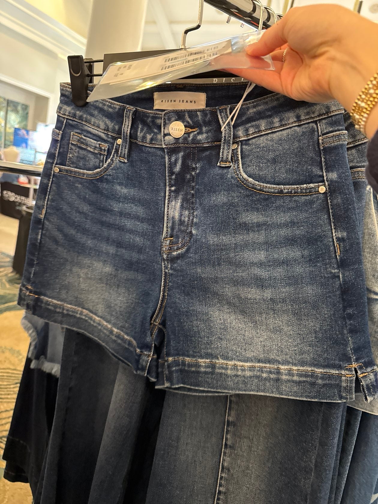 THE CLASSIC SHORT